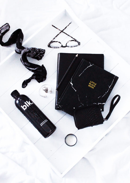 19-Marble-Journal-Bandana-Blk-Water-Flatlay-Bed