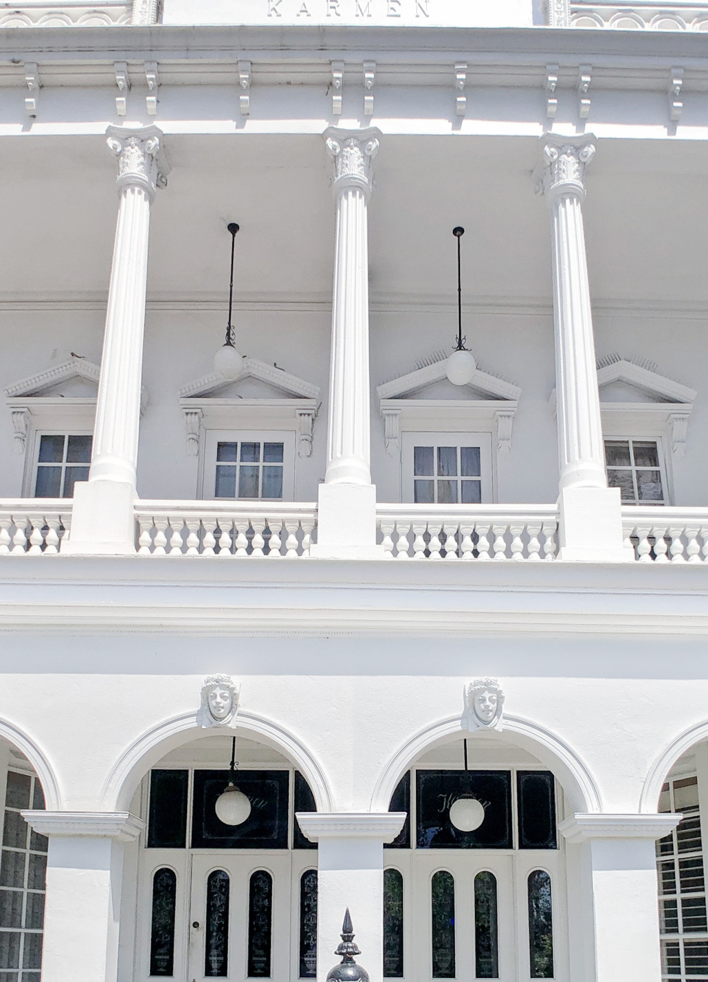 Melbourne-Australia-White-Building