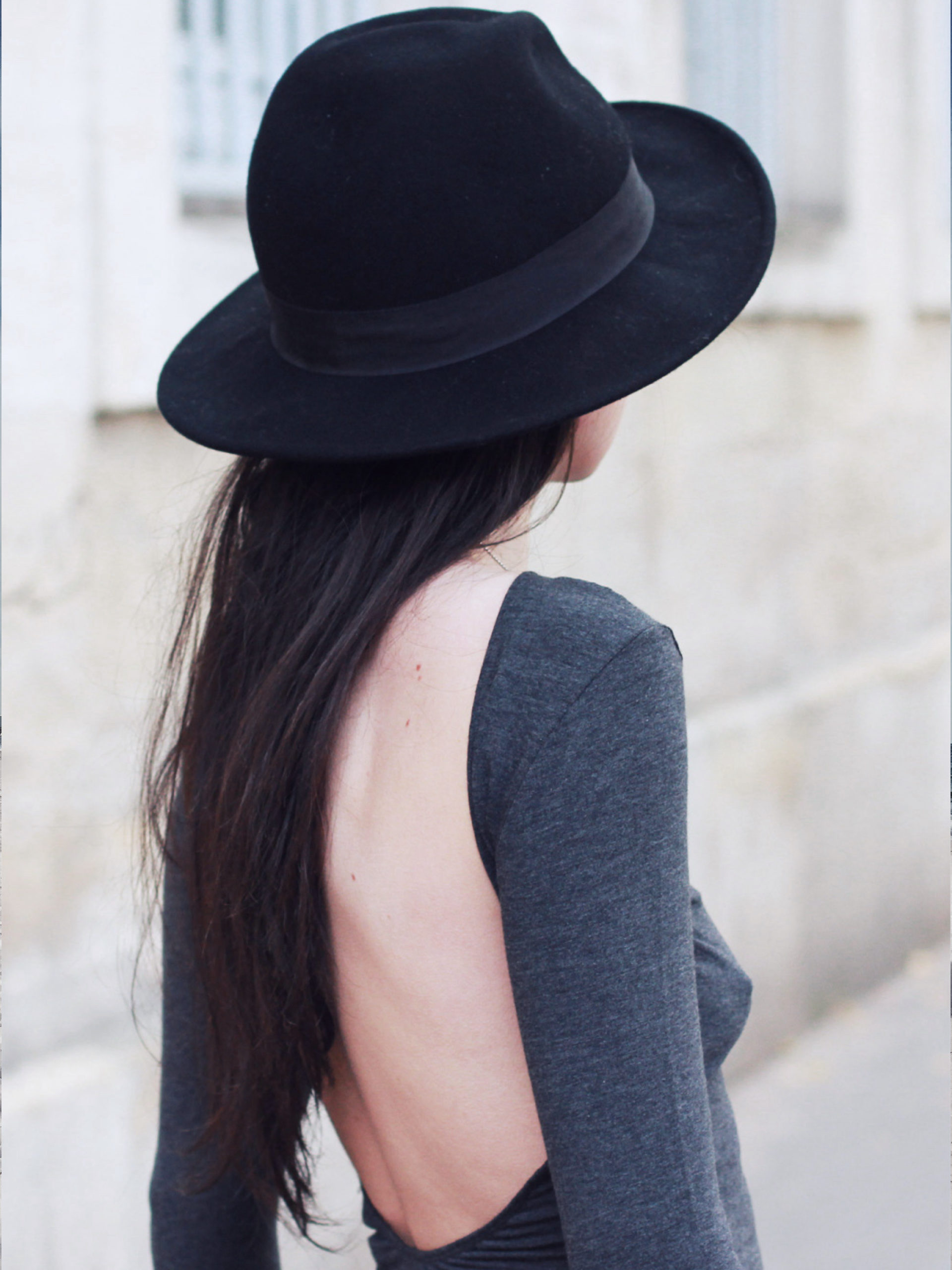 Backless dress Fedora