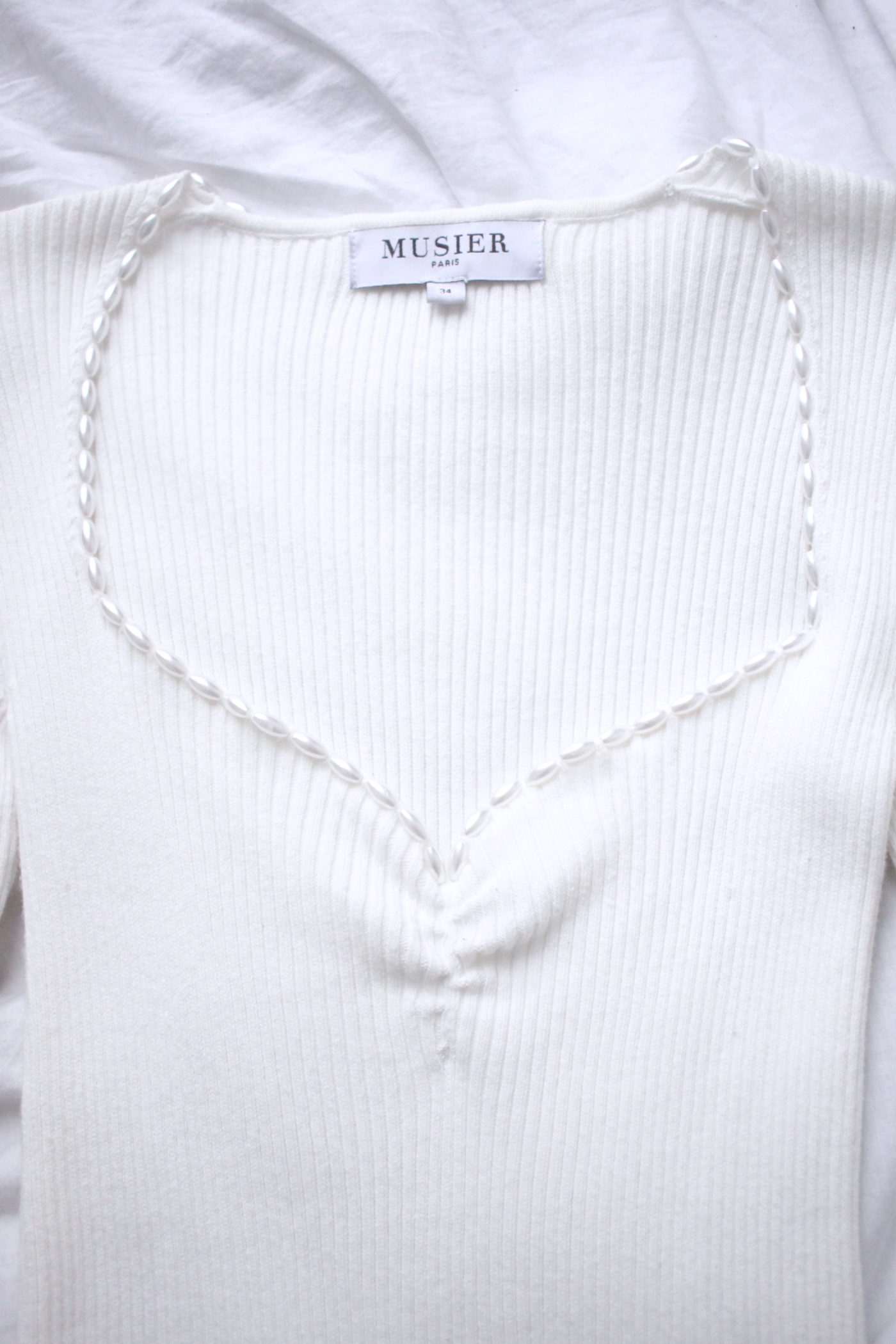 Musier pearl knit top Sweetheart collar