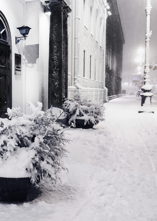 Russia-Saint-Petersburg-Winter-Snow-Street-Night