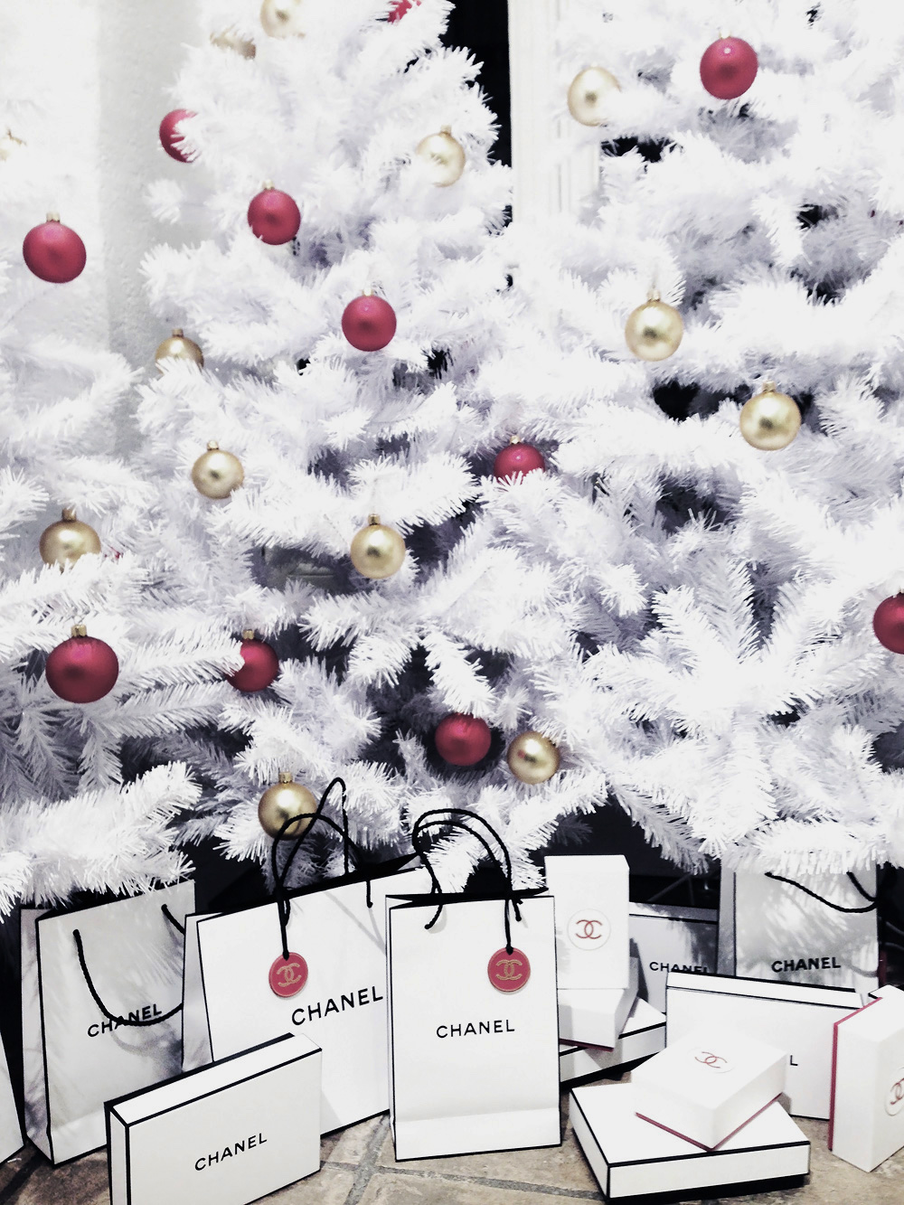 Sapins-Noel-Cadeaux-Chanel