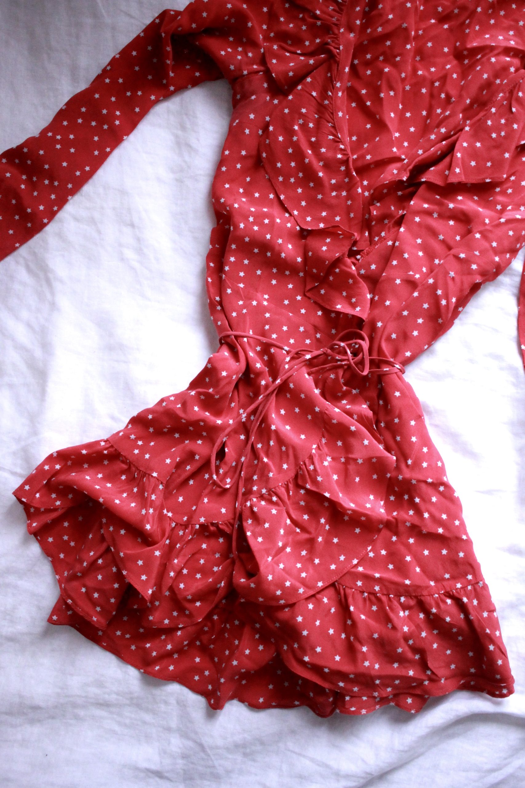 Réalisation Par Alexandra red star silk wrap dress