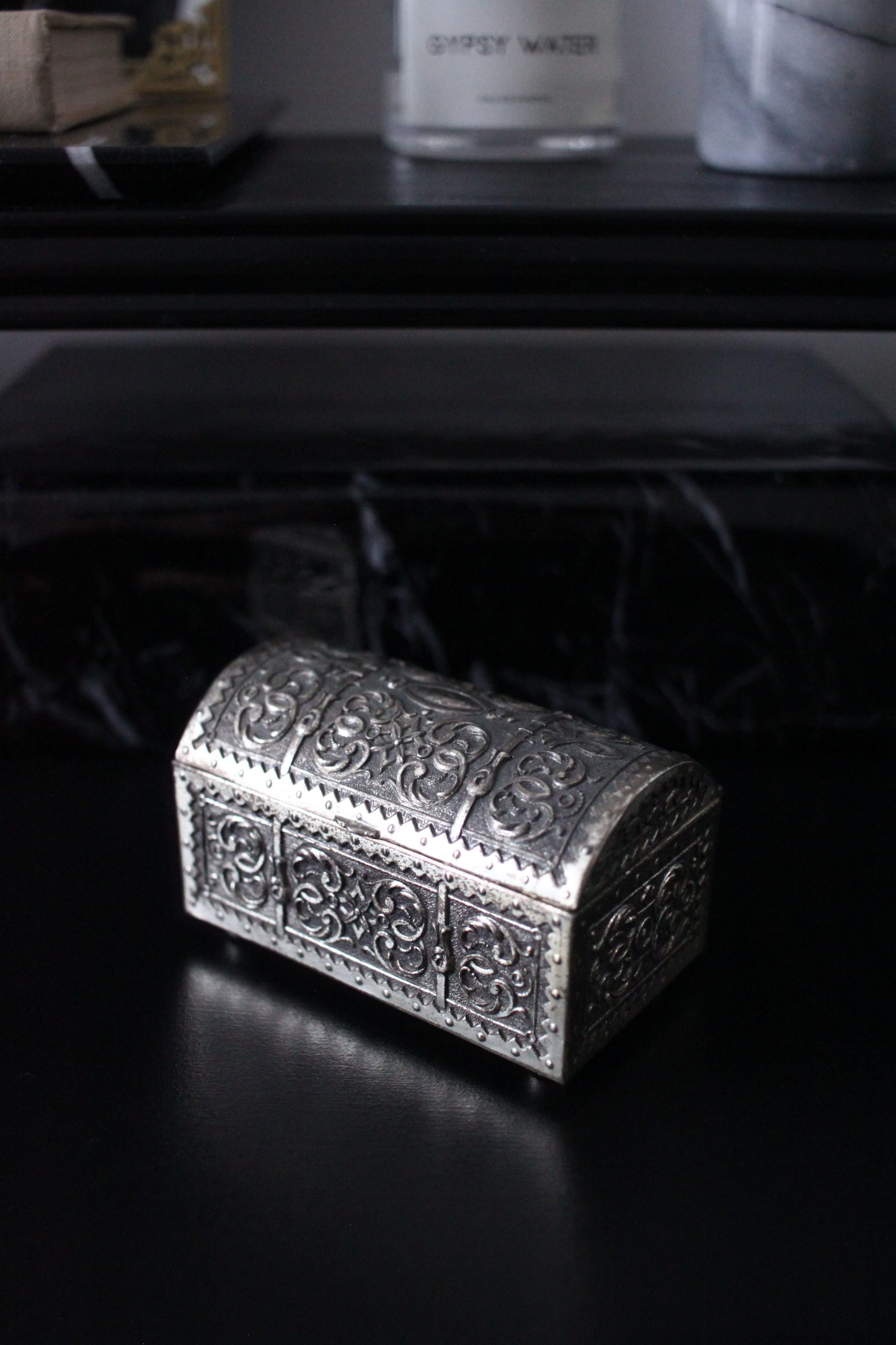 Silver metal ornament box