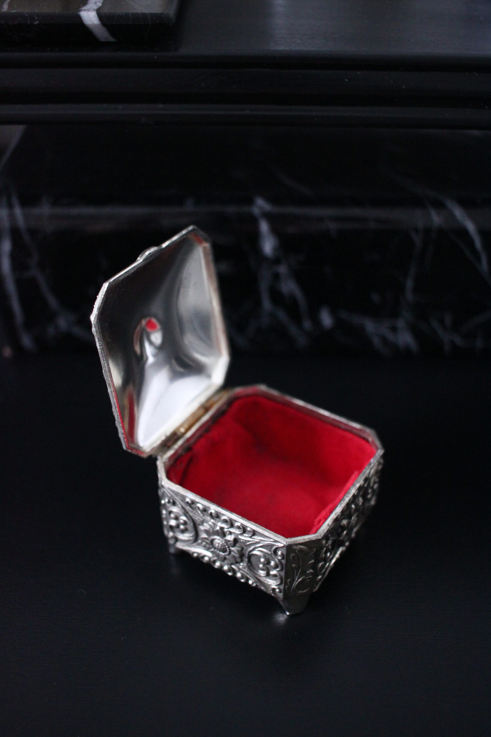 Silver metal ornate box Red inside