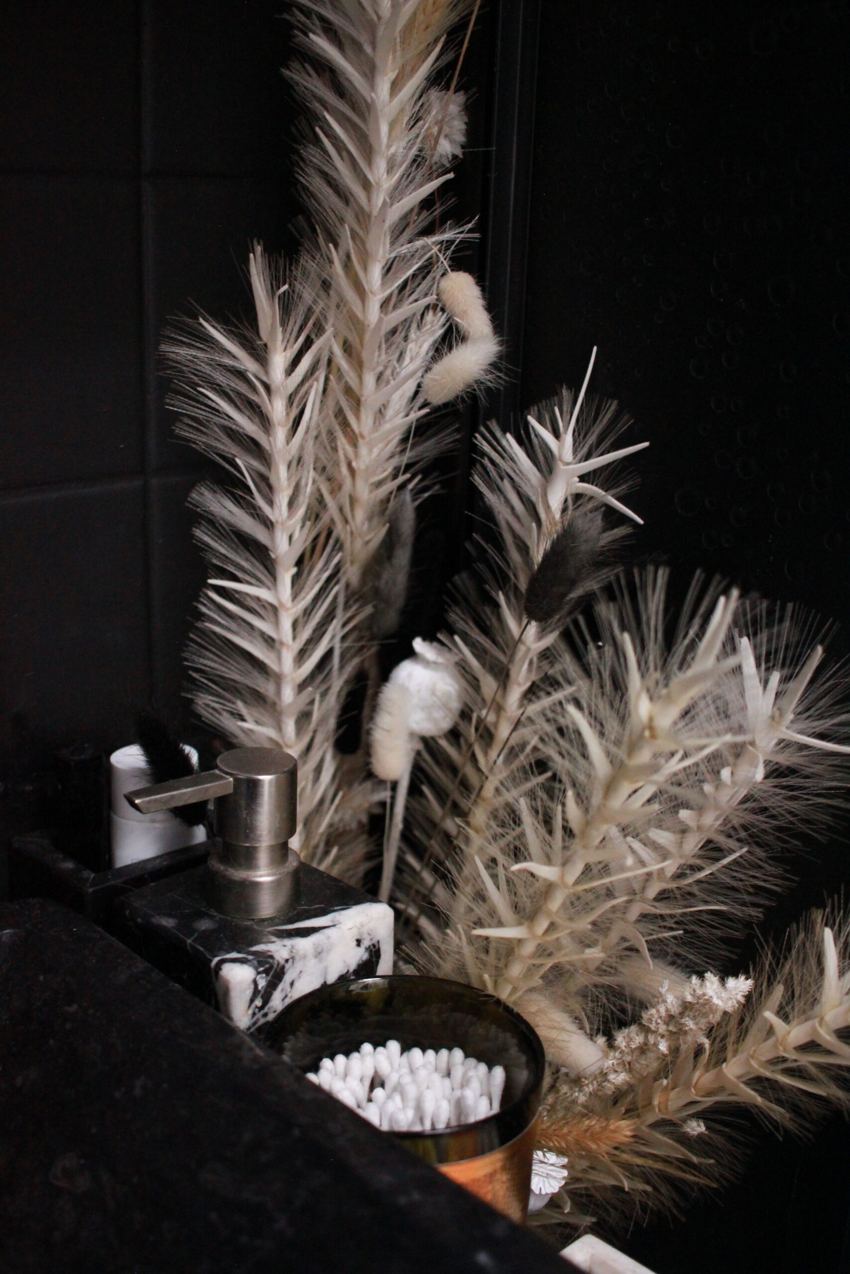 Bathroom golden black decor Dried Flowers