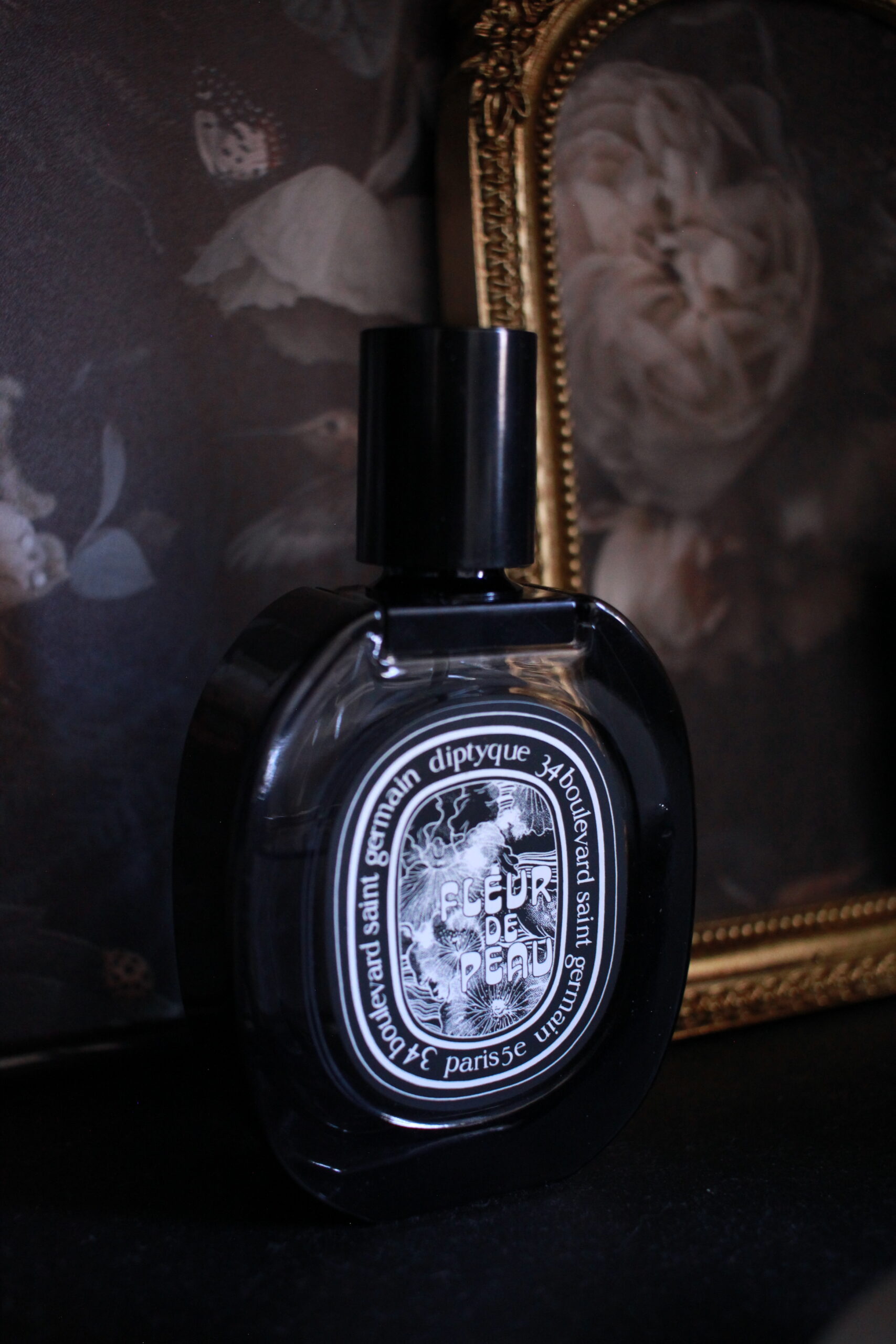 Diptyque fragrance Fleur de Peau bottle