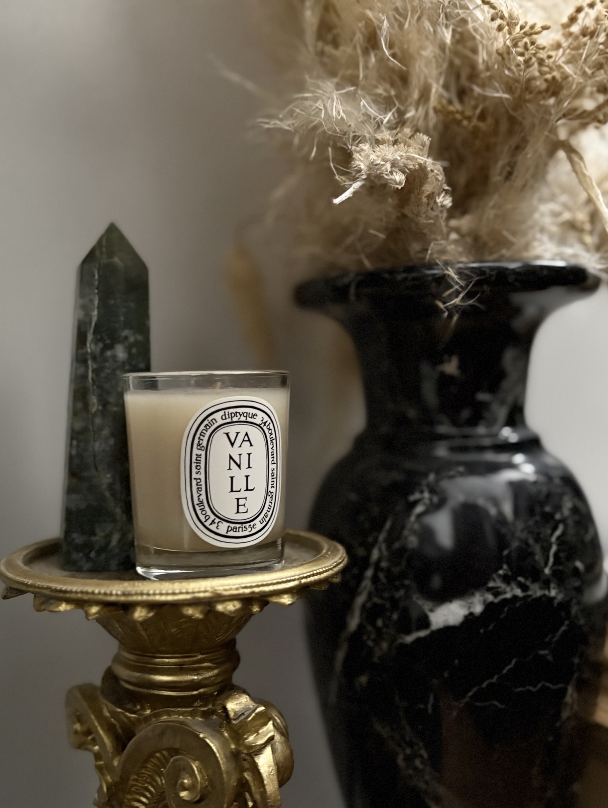 Diptyque Vanille candle Green quartz Black marble vase