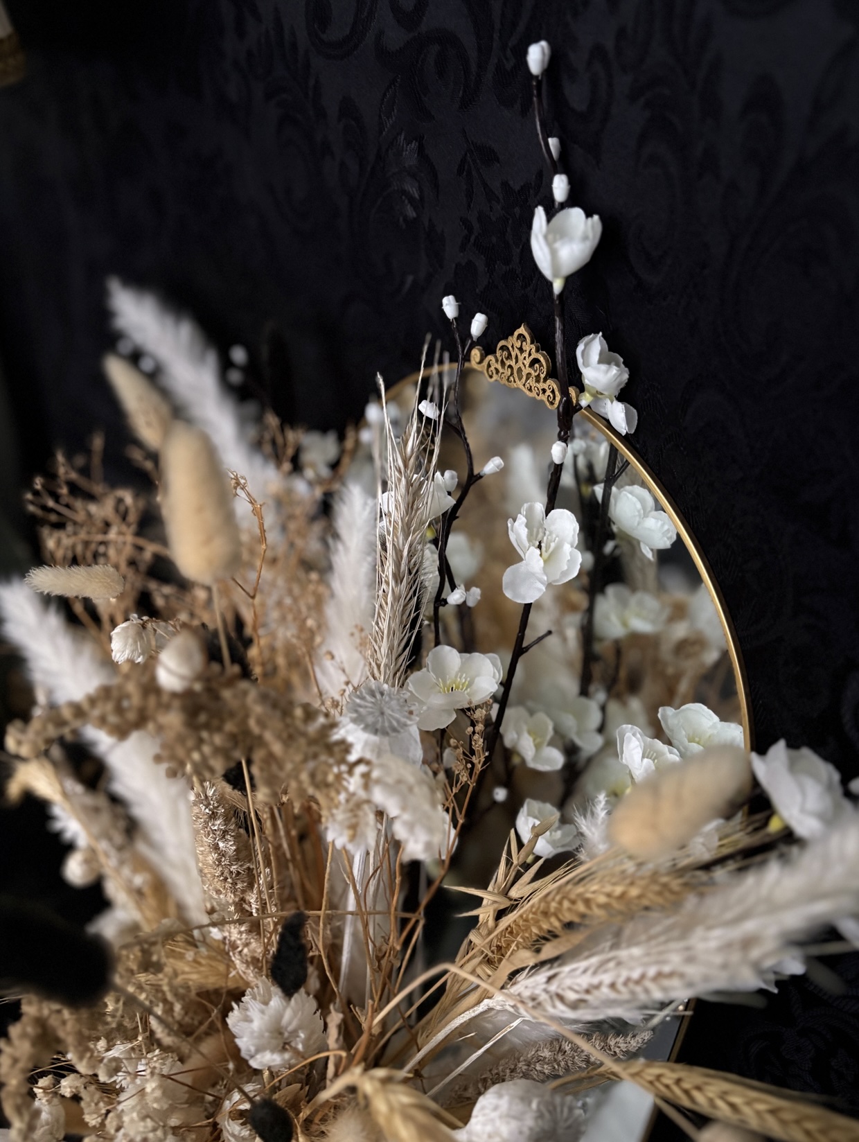 Dried flowers bouquet close-up