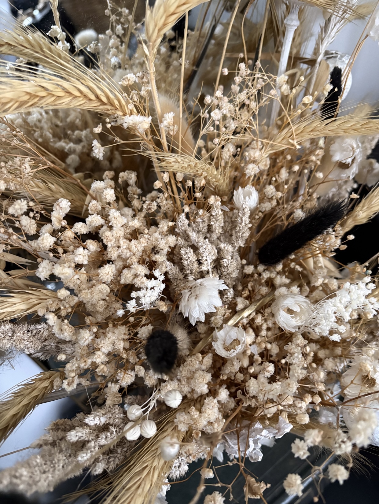 Dried flowers gold beige white black