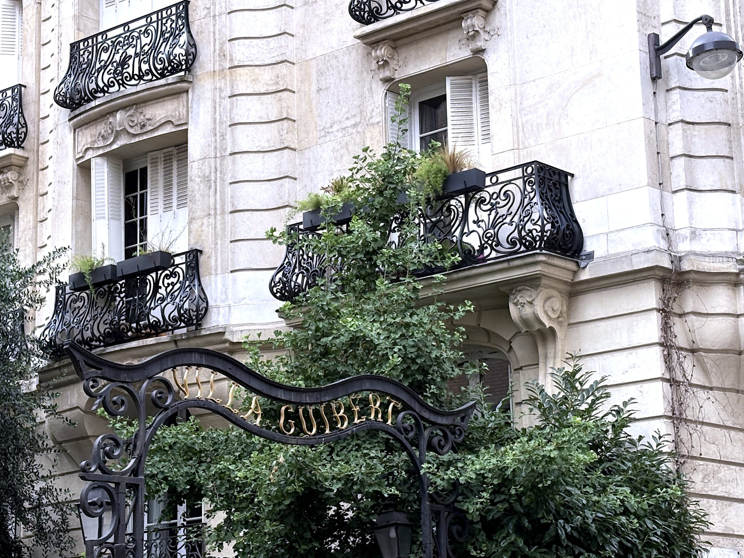 Paris 16 au 83 rue de la Tour Building Villa Guibert