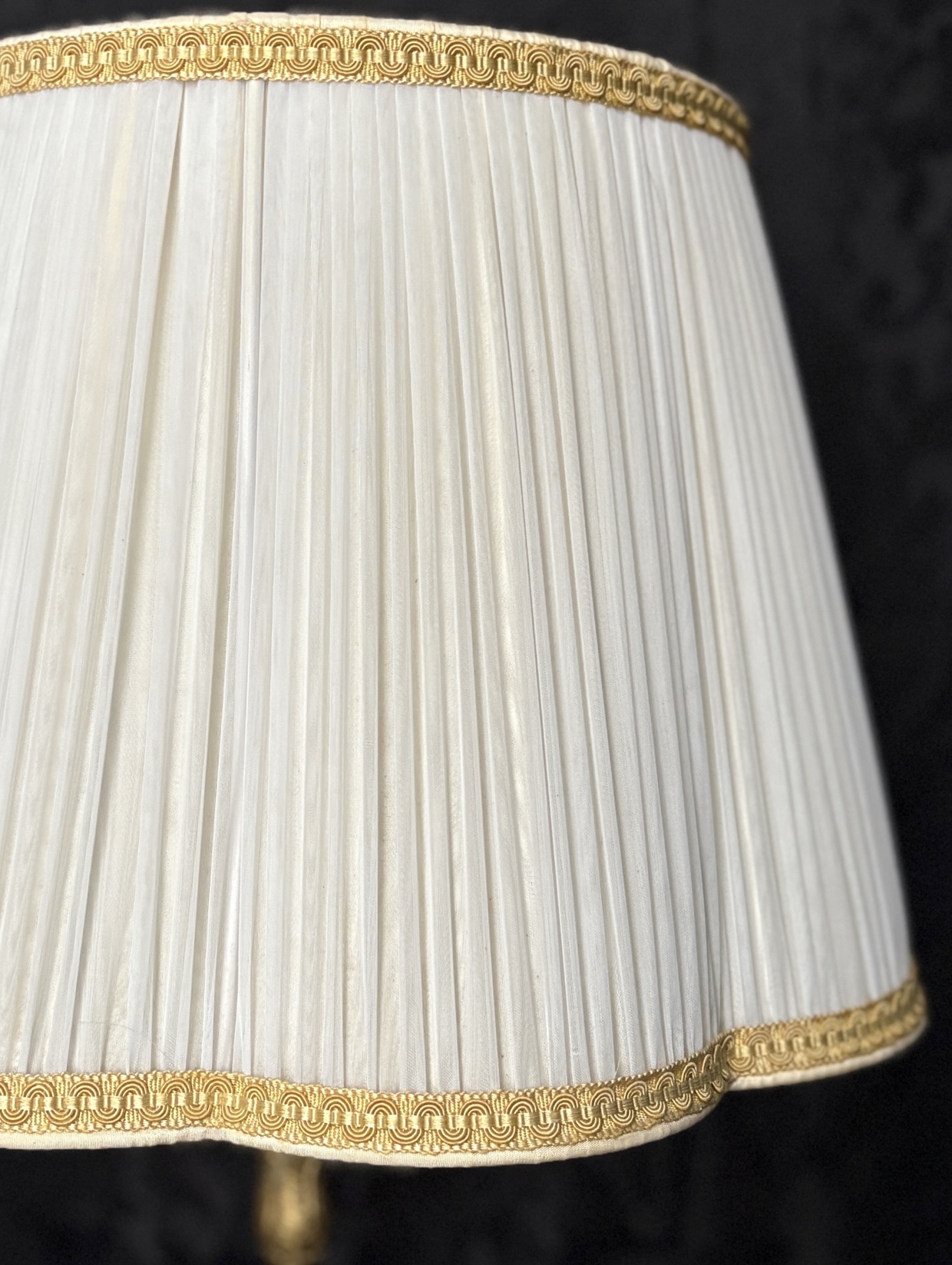 Vintage pleat abat-jour lamp shade gold white